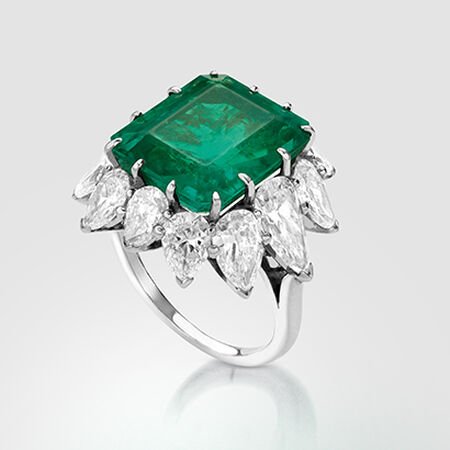 Elizabeth Taylor Emerlad Ring by Bvlgari