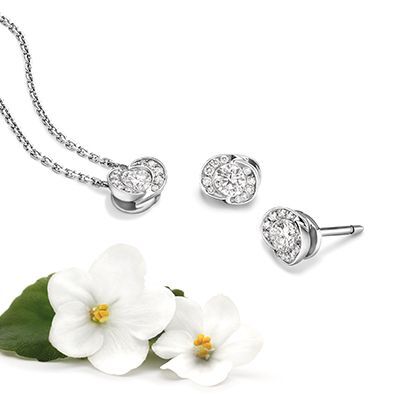 ブルガリのブライダルジュエリー エンゲージ リングとウェディング リング ブルガリのブライダルジュエリー エンゲージ リングとウェディング リング