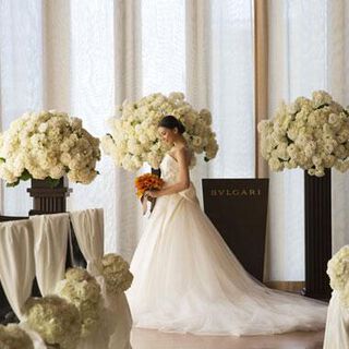 ブルガリのブライダルジュエリー エンゲージ リングとウェディング リング ブルガリのブライダルジュエリー エンゲージ リングとウェディング リング