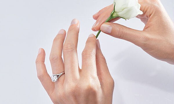 Platinum Incontro d Amore Ring with 0.55 ct Diamonds Bulgari
