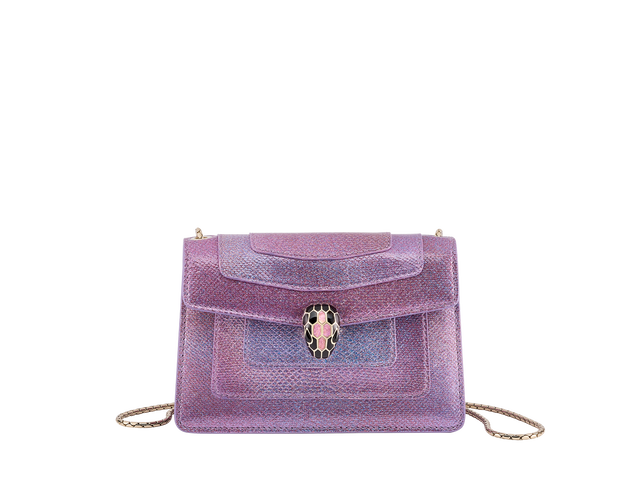 Sac à bandoulière Serpenti Forever mini modèle en karung Gleamy couleur lilas pure améthyste avec doublure en cuir nappa couleur quartz rose primevère.