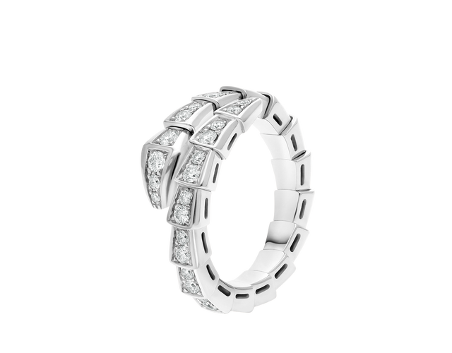 Serpenti Viper 18 kt white gold ring set with pavé diamonds.