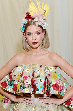 Model Josephine Skriver (IG @josephineskriver, 5.8M) paired iconic Serpenti jewels with magnificent heritage earrings to this year’s Met Gala