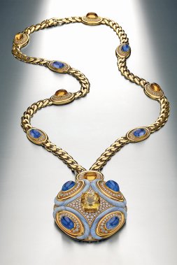 Sautoir in gold with yellow and blue sapphires, agate, citrines and diamonds.