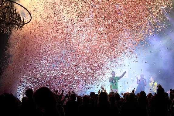 Confetti rain while Duran Duran are playing on the stage