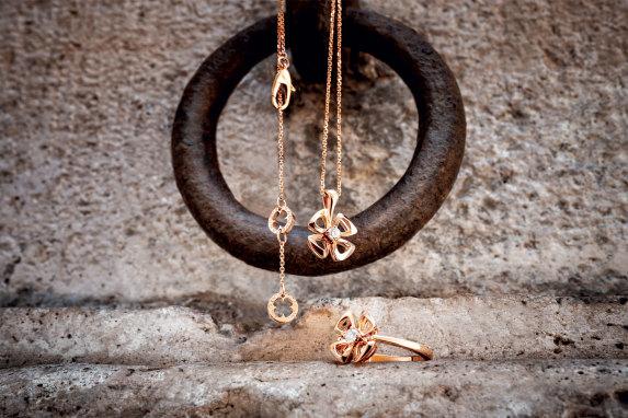 Fiorever necklaces and ring