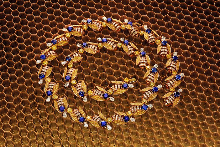 Festa delle principesse bracelet bees adorned with blue sapphires, yellow and white diamonds