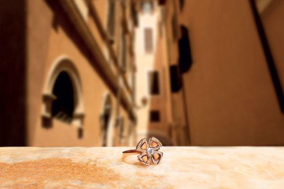 Ring with a viw of Rome