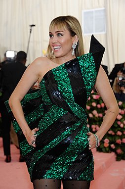 Superstar Miley Cyrus (IG @mileycyrus, 92.4M) wore BVLGARI archival earrings, bracelet and rings, paired with iconic Serpenti ring and earring to the 2019 Met Gala